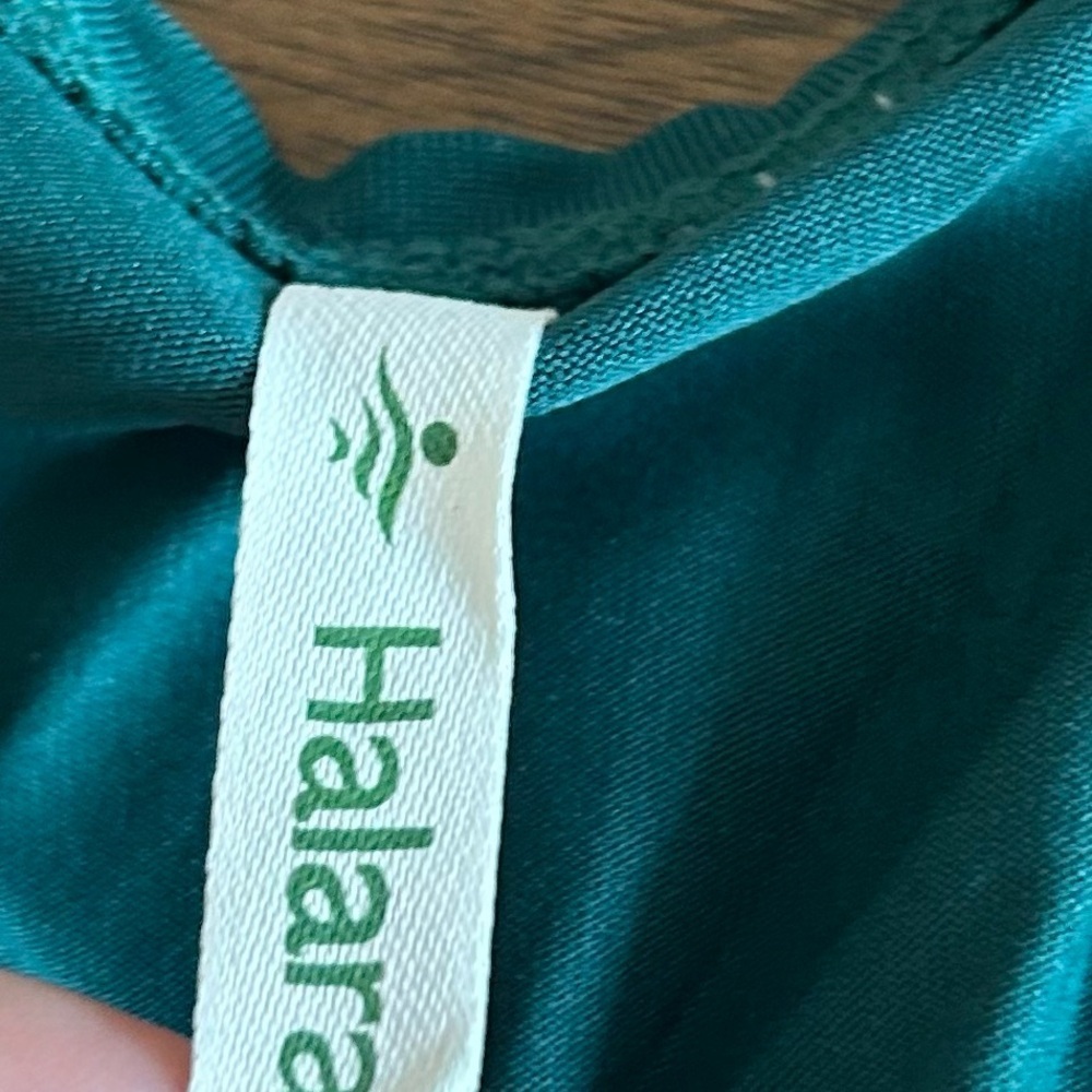 Halara Green Long Sleeve V-Neck Ruffle Hem Top Size Medium Stretch NEW With Tags - Picture 11 of 11